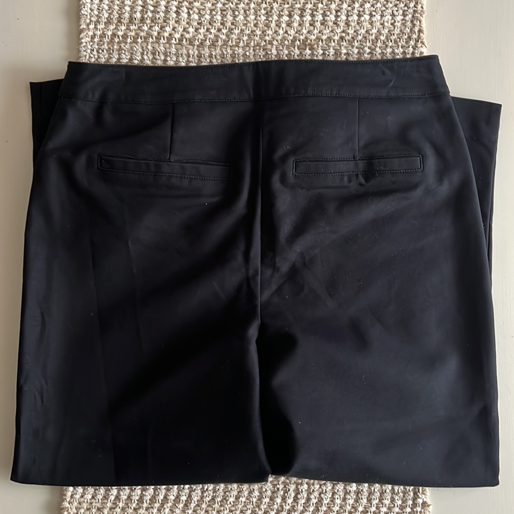 EUC! Chico's Fabulously Slimming, Ankle Crop, Black, 0.5 (6) - Picture 5 of 5